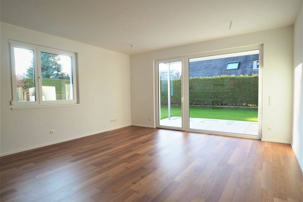 Gepflegte und uneinsichtige 3-Zimmer-Gartenwohnung mit zwei KFZ-Stellplätzen am Spitalbergl.
