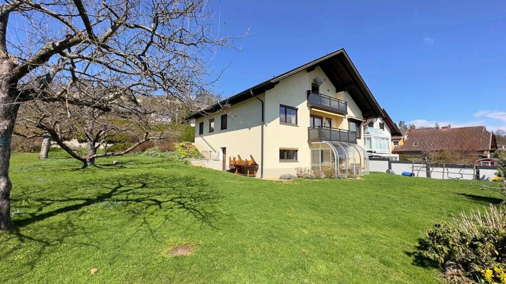 Einfamilienhaus in Emmersdorf mit Bergpanorama und schönem Garten.
