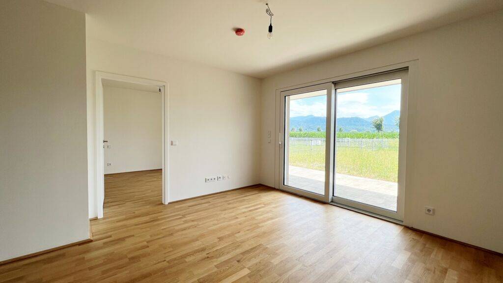 RESERVIERT! 2-Zimmer-Wohnung mit Garten und Tiefgaragenstellplatz in Waidmannsdorf.