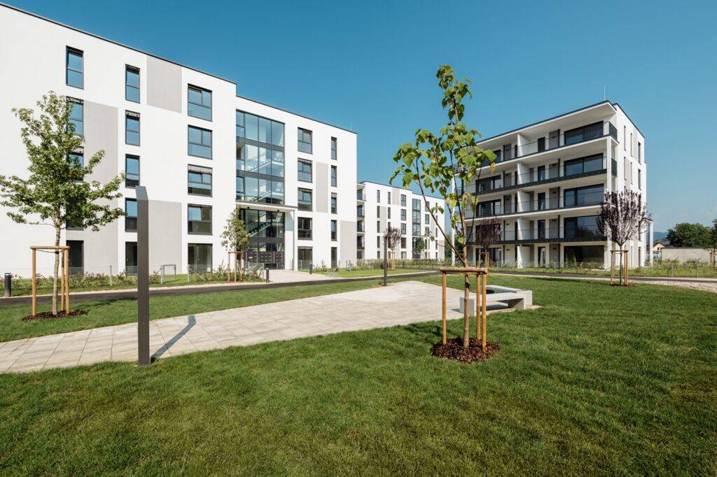 UNSEREINS. | NEUBAU | 2-Zimmer-Wohnung mit Westbalkon und Tiefgarage.