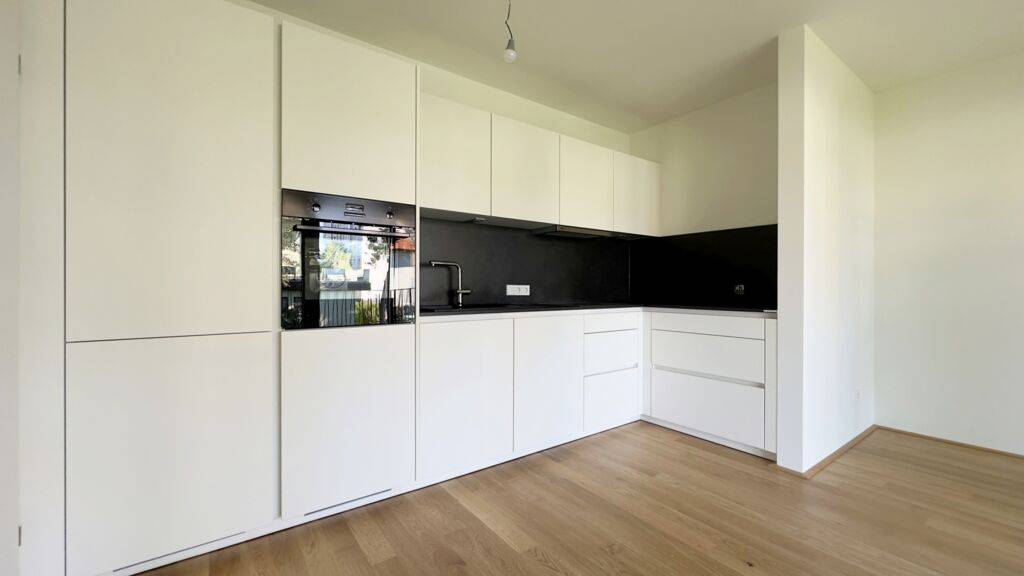 Besichtigungen ab 15.12. Einziehen ab 01.02.26 - 2-Zimmer-Wohnung mit Loggia und KFZ-Stellplatz.