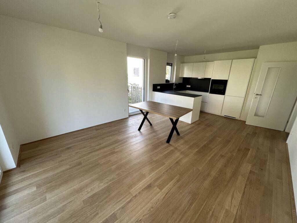 RUHIGER WOHNEN. Top 1/4 | NEUBAU | 3-Zimmer-Wohnung mit Terrasse und KFZ-Stellplatz.