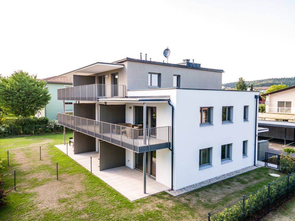 Waidmannsdorf. 2-Zimmer-Gartenwohnung mit Carport in Uninähe.