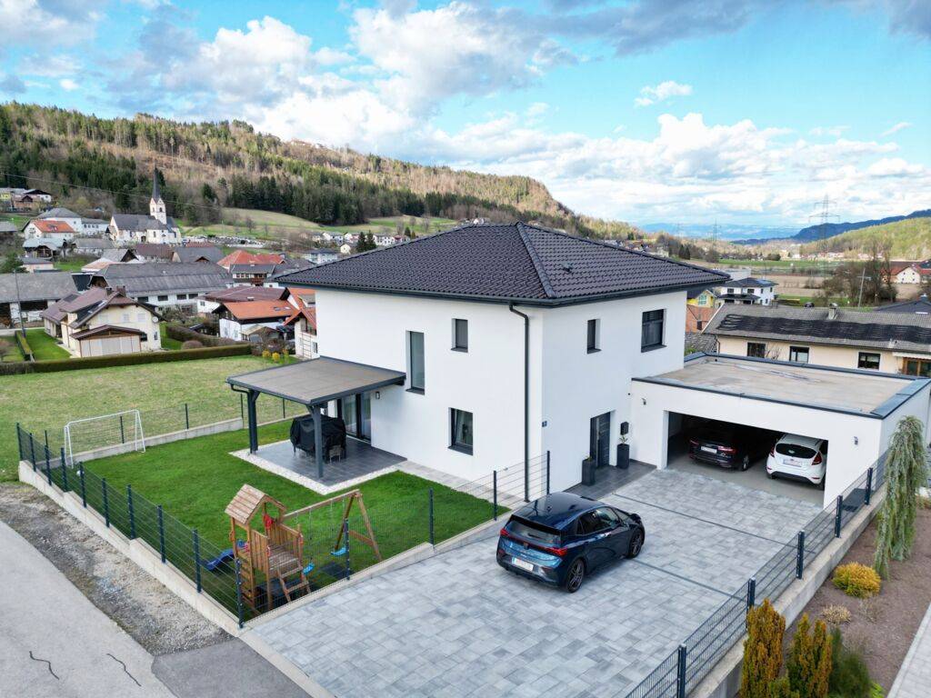 NEUER PREIS! Neuwertiges Einfamilienhaus samt Doppelgarage in Köttmannsdorf.