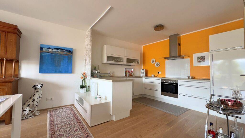 Moderne 2-Zimmer-Wohnung mit großem Balkon in Krumpendorf. Flexible Gestaltung für 3-Zimmer möglich.