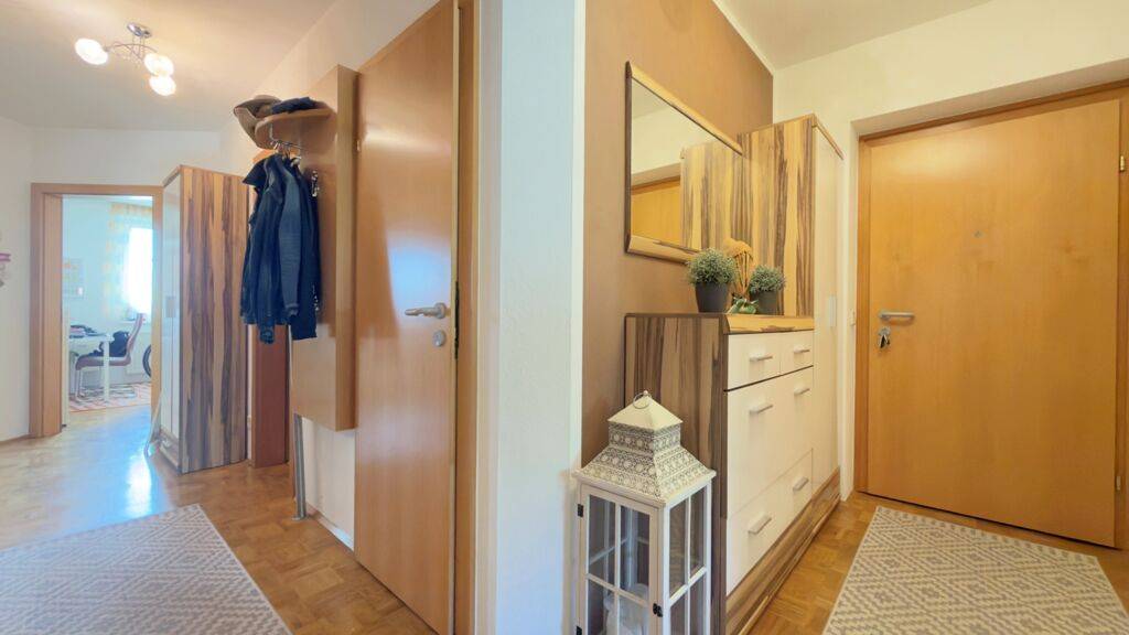 Ländlich gelegene, gepflegte 4-Zimmerwohnung mit Carportstellplatz in Karnburg.