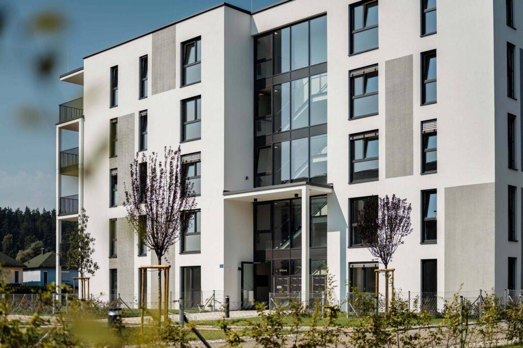 UNSEREINS. | NEUBAU | 2-Zimmer-Wohnung mit Westbalkon und Tiefgarage.