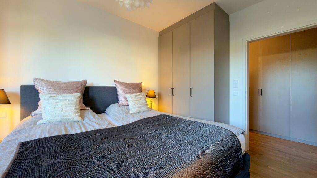 Hochwertige 2-Zimmer-Gartenwohnung inkl. KFZ-Stellplatz im Maria-Theresia-Park.