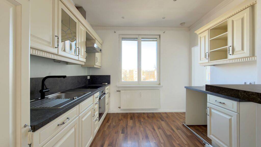 Gepflegte 3-Zimmer-Wohnung mit Garagenbox in unmittelbarer Zentrumsnähe.