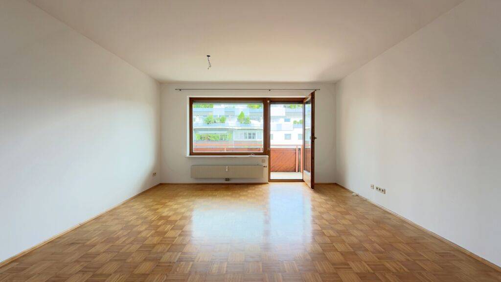 Sofort verfügbar! Nette 2-Zimmerwohnung mit Loggia und Tiefgaragenstellplatz in Waidmannsdorf.