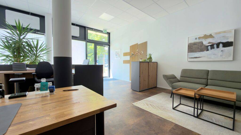 Moderne, neuwertige und top ausgestattete Bürofläche in guter Lage mit Tiefgaragenstellplatz.