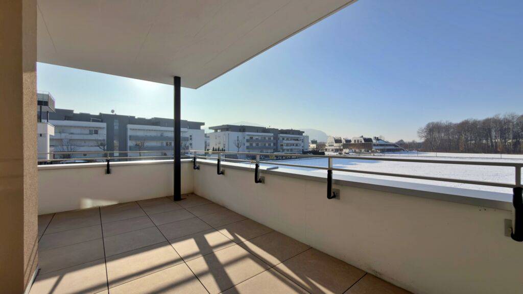 Moderne 4-Zimmer-Wohnung mit 36 m² Balkon & 2 Tiefgaragenstellplätze in Waidmannsdorf.