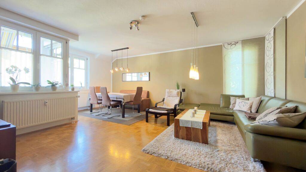 Ländlich gelegene, gepflegte 4-Zimmerwohnung mit Carportstellplatz in Karnburg.