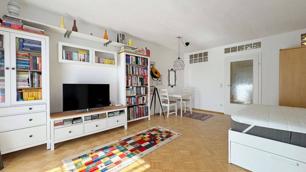 Stilvolle Garconniere mit Loggia, Terrasse und KFZ-Stellplatz in guter Lage von Waidmannsdorf.