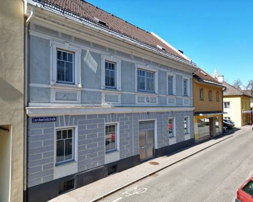 Geschäfts- & Bürogebäude in Toplage am Kreuzbergl mit großzügigen Parkflächen und guter Anbindung.