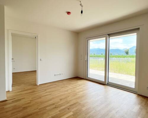 RESERVIERT! 2-Zimmer-Wohnung mit Garten und Tiefgaragenstellplatz in Waidmannsdorf.