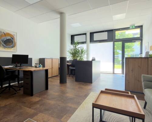Moderne, neuwertige und top ausgestattete Bürofläche in guter Lage mit Tiefgaragenstellplatz.