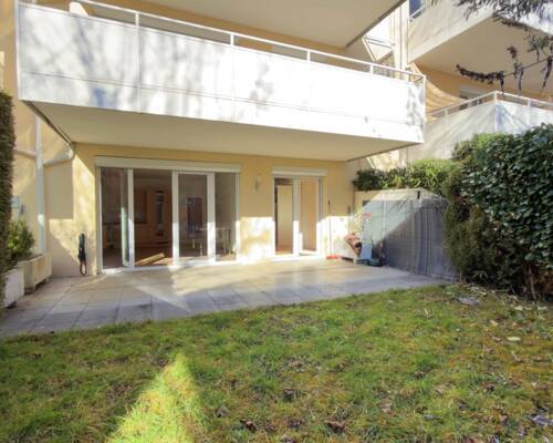 Mozartstraße: 2-Zimmer-Gartenwohnung mit Tiefgaragenstellplatz.